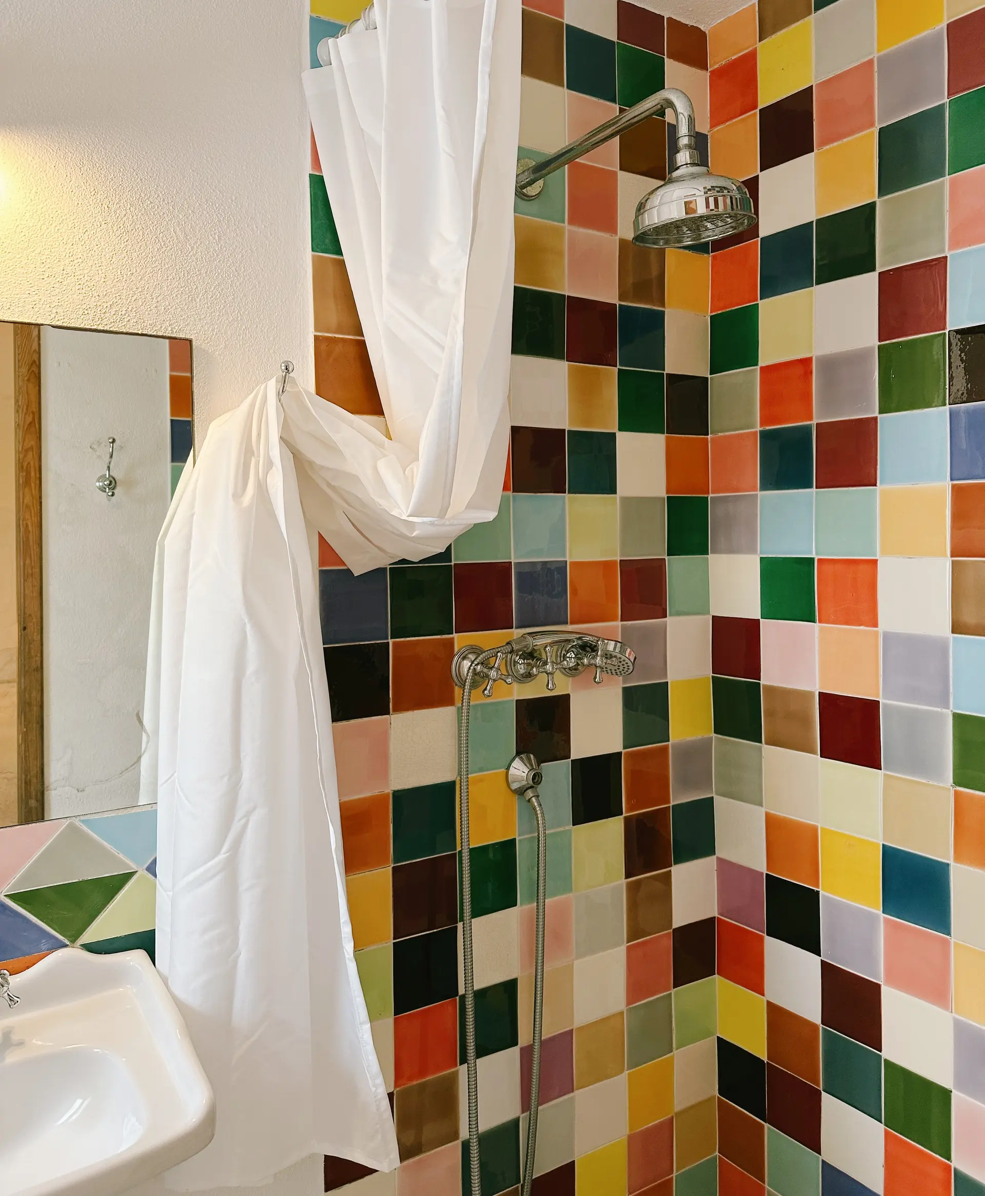 Guest bathroom (floor 0)