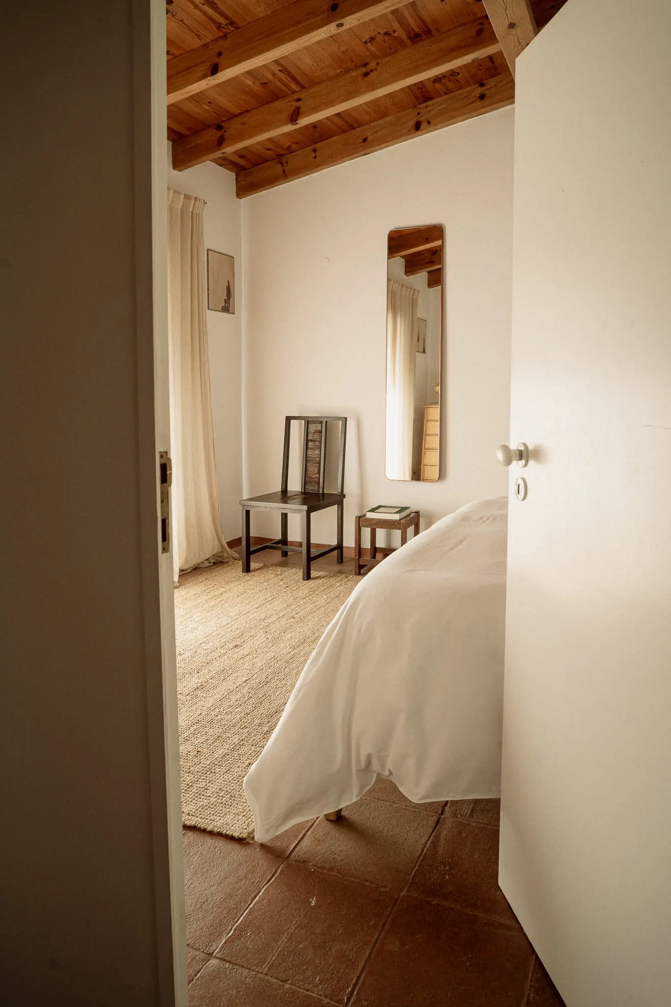 Entrance to the guest bedroom (floor 0)